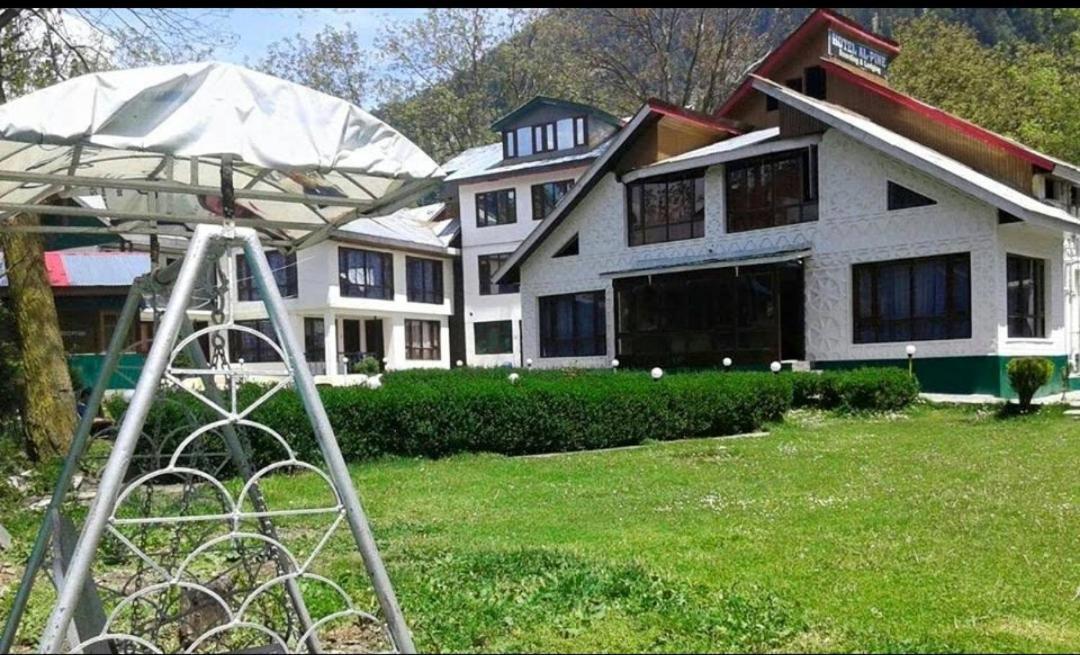 The K2 Alpine Hotel Pahalgām Kültér fotó